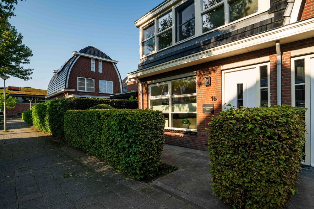 Buitenaanzicht van Massage Atelier Karen aan de Meester Pielagelaan 16 in Amersfoort (Vathorst/Hooglanderveen)